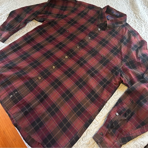 Beautiful Pendleton double pocket button-down shirt ; cranberry mauve Clean 👔 - Picture 2 of 9